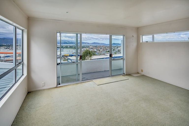 Photo of property in 20 Magnolia Grove, Maungaraki, Lower Hutt, 5010