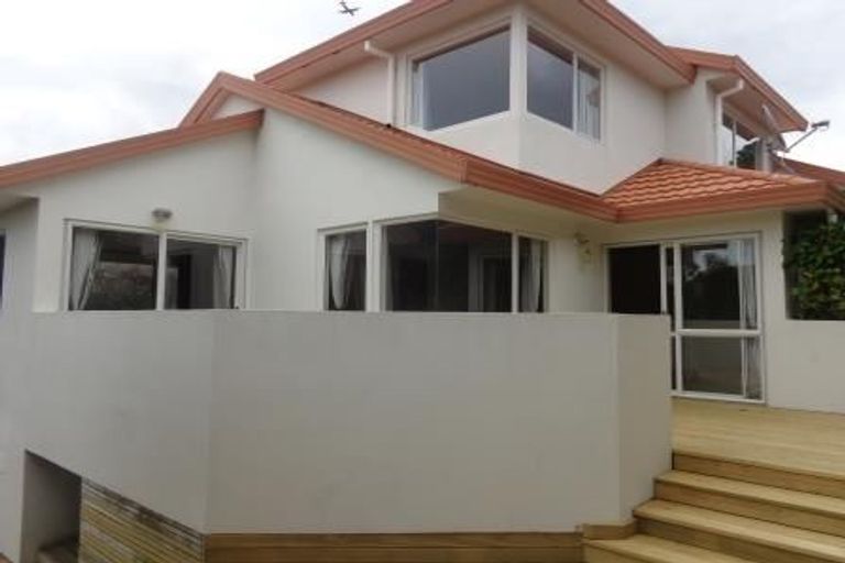 Photo of property in 38 Pukatea Avenue, Albany, Auckland, 0632