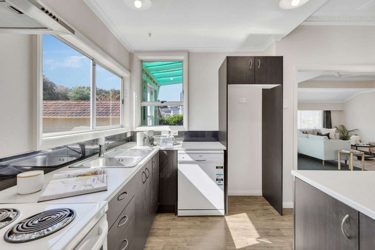 Photo of property in 38 Miro Street, Takaro, Palmerston North, 4410