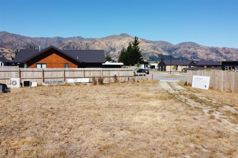 Photo of property in 18 Dingle Street, Lake Hawea, 9382