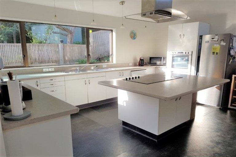 Photo of property in 3 Oak Avenue, Paremata, Porirua, 5024