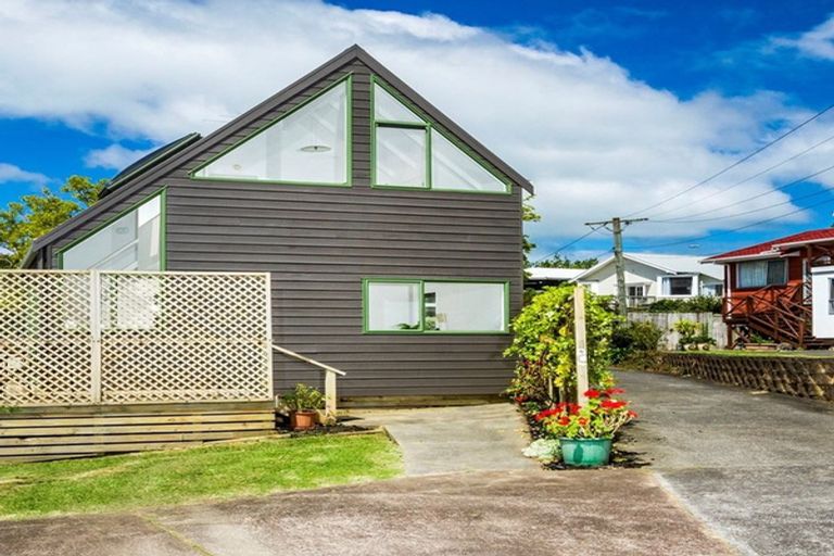 Photo of property in 3/106 Beresford Street, Bayswater, Auckland, 0622