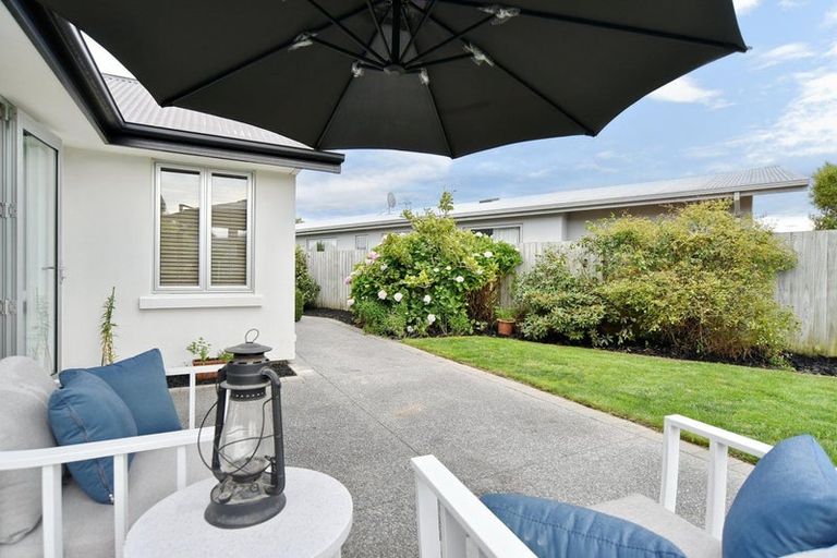 Photo of property in 9 Springside Place, Redwood, Christchurch, 8051