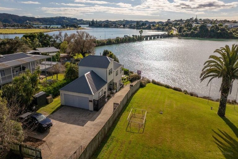 Photo of property in 48 Wainui Road, Raglan, 3225