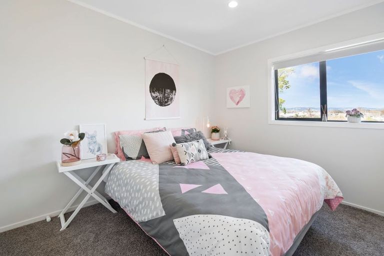 Photo of property in 18 Kevale Place, Manurewa, Auckland, 2102