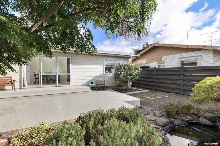 Photo of property in 2/20 Northcote Road, Takapuna, Auckland, 0622