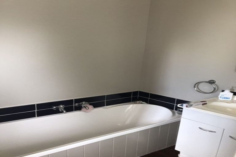 Photo of property in 16 Pukeko Street, Frankton, Hamilton, 3204