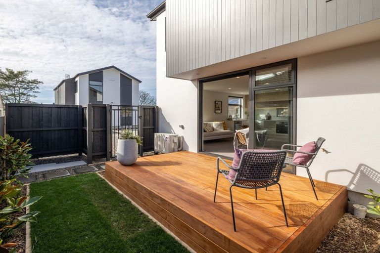 Photo of property in 2/33 Wyon Street, Linwood, Christchurch, 8062