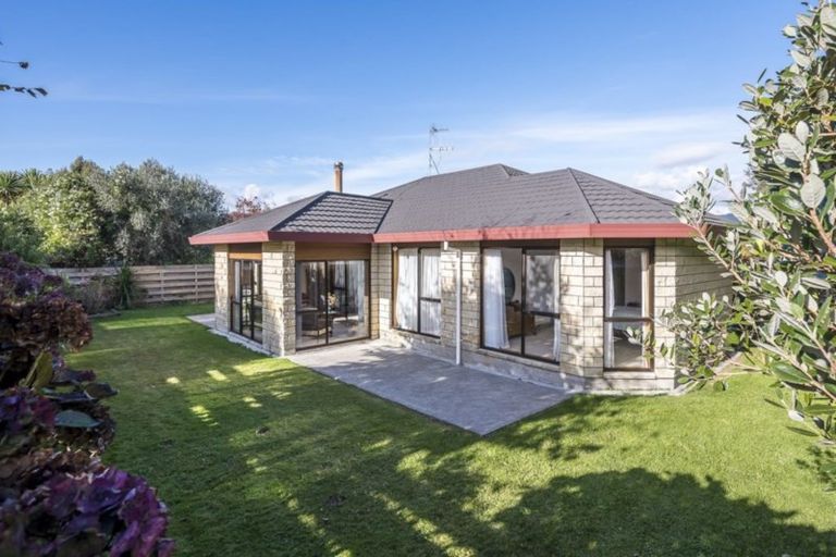 Photo of property in 15 Cedar Drive, Paraparaumu Beach, Paraparaumu, 5032