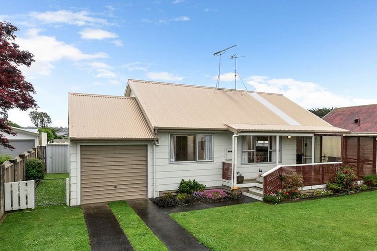 Photo of property in 2 Grove Place, Dinsdale, Hamilton, 3204