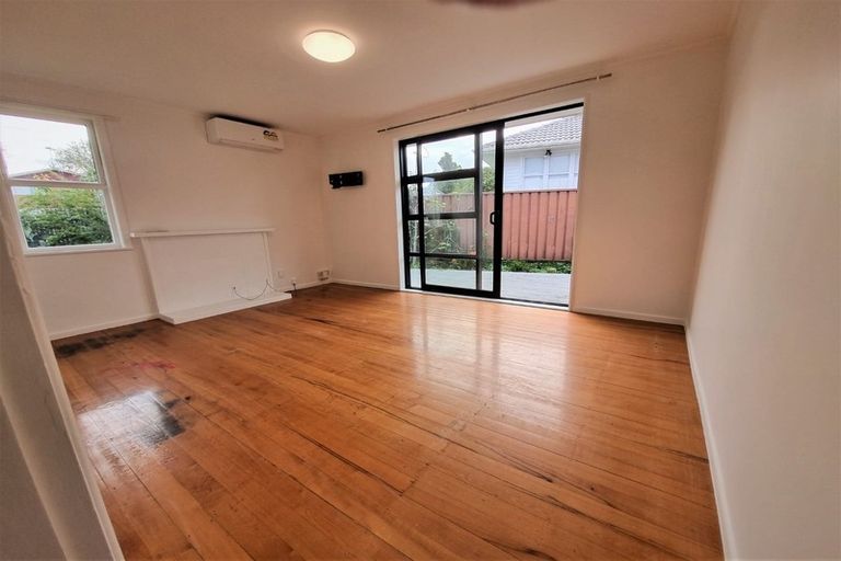 Photo of property in 12 Tracey Terrace, Te Atatu South, Auckland, 0602