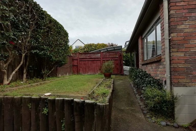 Photo of property in 3/11 Hall Road, Glenfield, Auckland, 0629