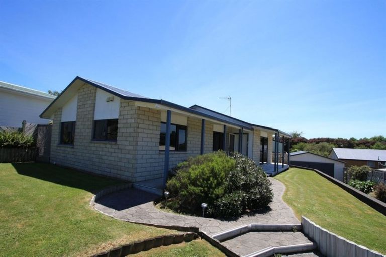 Photo of property in 4 Fantome Place, Whalers Gate, New Plymouth, 4310