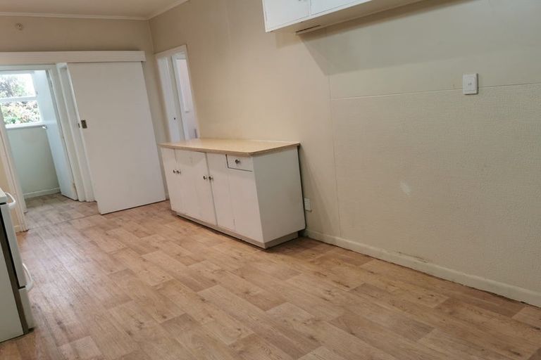 Photo of property in 88 Newlands Road, Newlands, Wellington, 6037