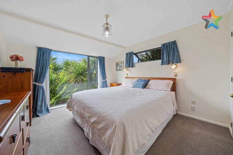 Photo of property in 14 Maungaraki Road, Korokoro, Lower Hutt, 5012