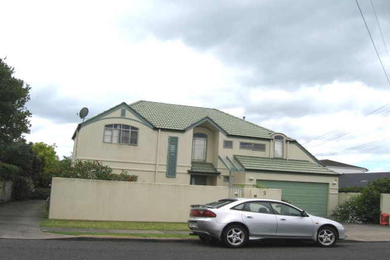 Photo of property in 1/2 Frater Avenue, Milford, Auckland, 0620