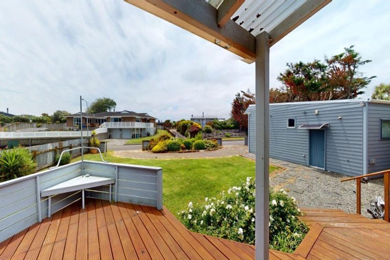 Photo of property in 11 Ramona Avenue, Waitarere Beach, Levin, 5510