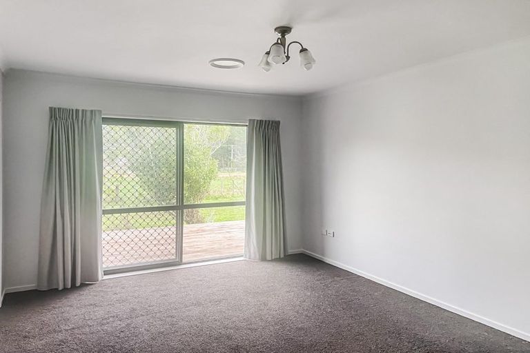 Photo of property in 150 Upper Fitzherbert Road, Wainuiomata, Lower Hutt, 5373