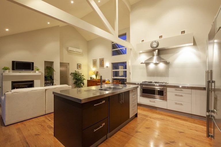 Photo of property in 37 Consort Close, Paraparaumu Beach, Paraparaumu, 5032