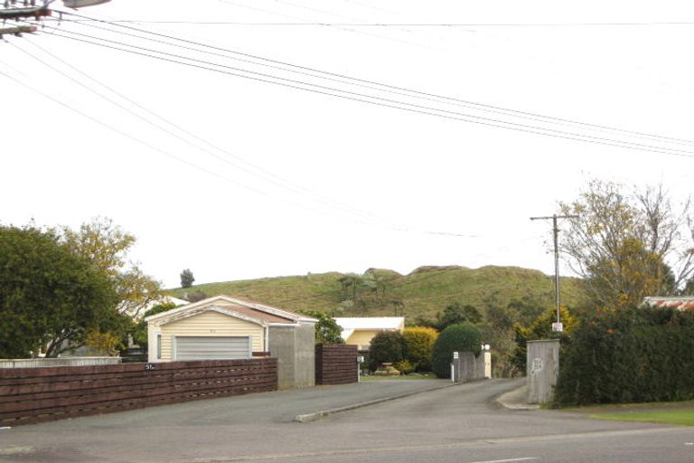 Photo of property in 51b Omata Road, Marfell, New Plymouth, 4310