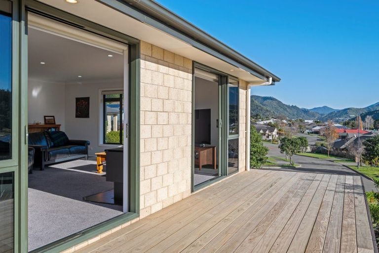 Photo of property in 10 Pukeko Place, Picton, 7220