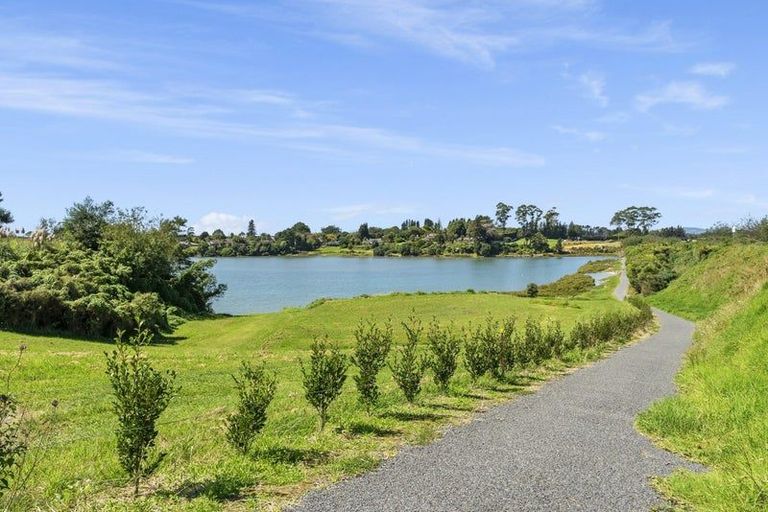 Photo of property in Waterview Estate, 1/4 Greystone Place, Omokoroa, 3114