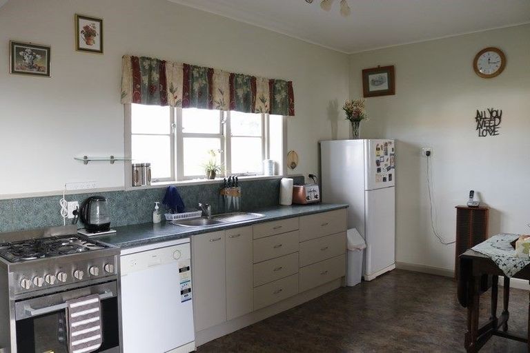 Photo of property in 4 Smithfield Road, College Estate, Whanganui, 4500