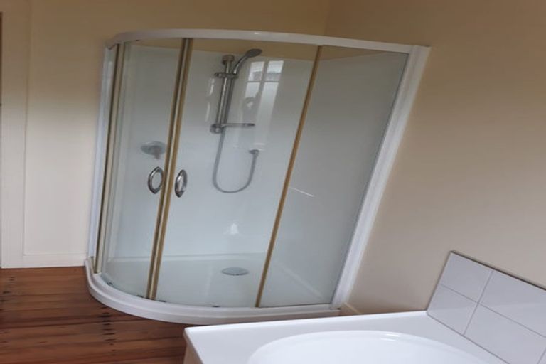 Photo of property in 94 Queen Street, Waiuku, 2123