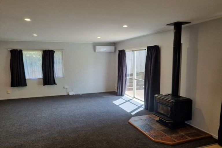 Photo of property in 49 Cyclarama Crescent, Massey, Auckland, 0614