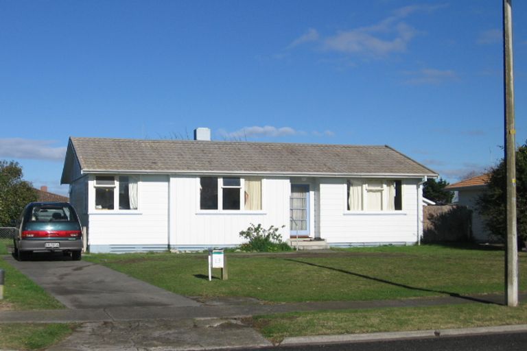 Photo of property in 13 Wallis Place, Onekawa, Napier, 4110