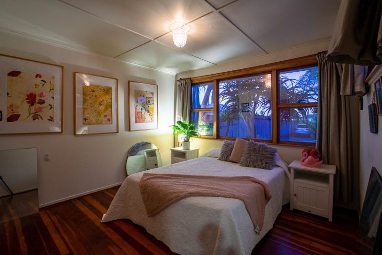 Photo of property in 105 Vivian Street, New Plymouth, 4310
