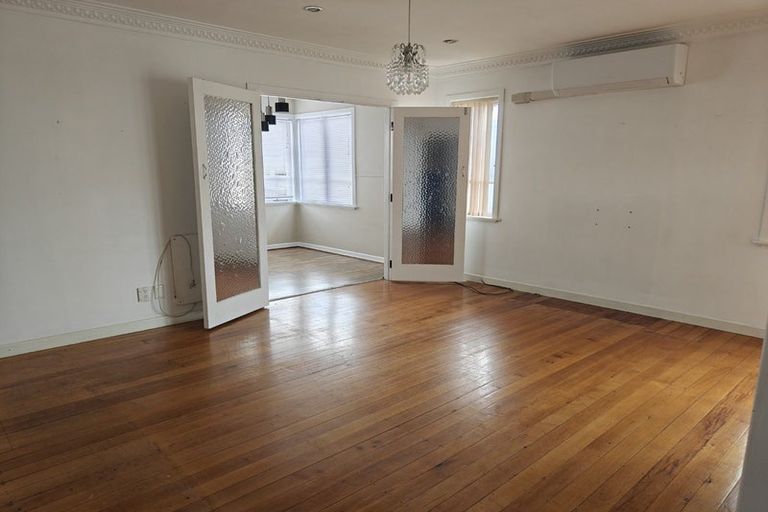 Photo of property in 94 Lincoln Road, Henderson, Auckland, 0610