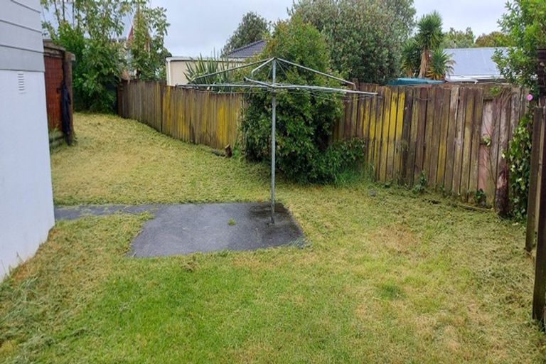 Photo of property in 5 Iris Place, Clendon Park, Auckland, 2103