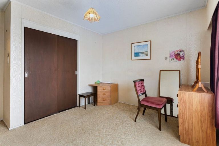 Photo of property in 2/4 Dalwhinnie Parade, Highland Park, Auckland, 2010