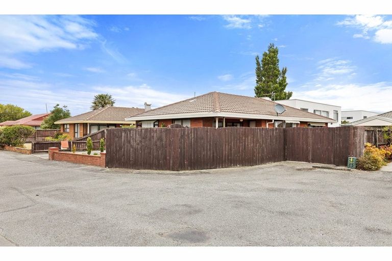 Photo of property in 2/4 Limburg Lane, Spreydon, Christchurch, 8024