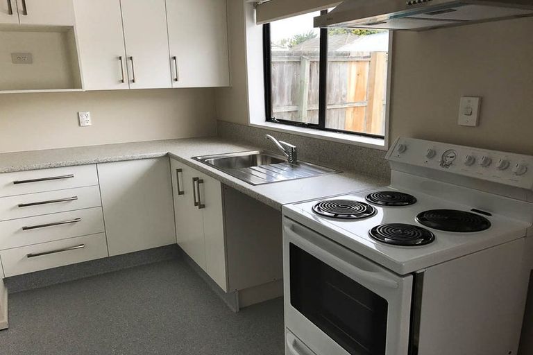 Photo of property in 17 Auburn Avenue, Upper Riccarton, Christchurch, 8041