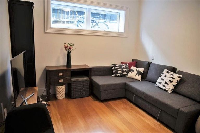 Photo of property in 38 Church Street, Devonport, Auckland, 0624