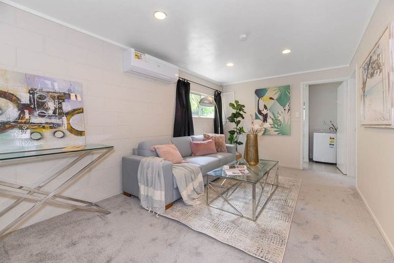 Photo of property in 6 Anchor Place, Beach Haven, Auckland, 0626