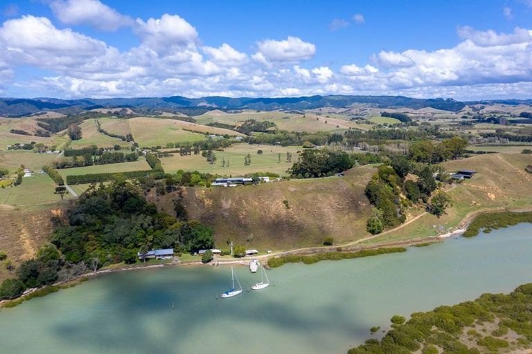 Photo of property in 848 Clevedon Kawakawa Road, Clevedon, Papakura, 2585