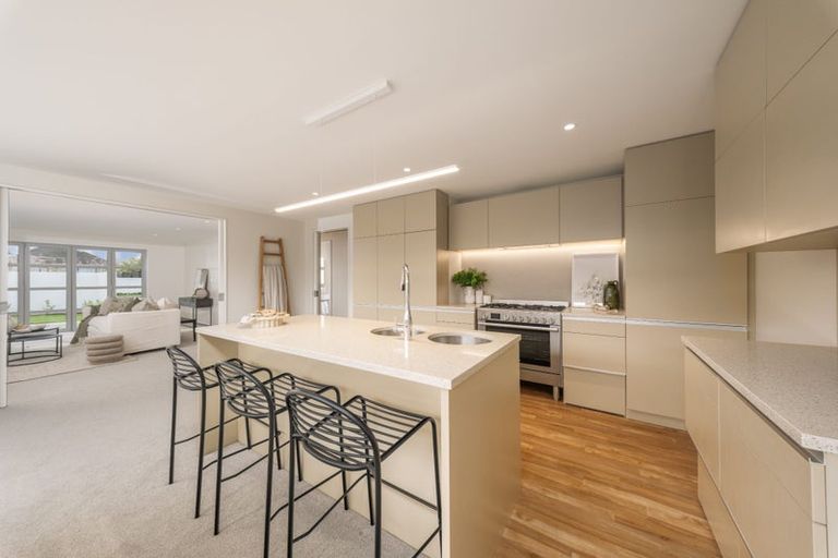 Photo of property in 72 Wai-iti Terrace, Bryndwr, Christchurch, 8052