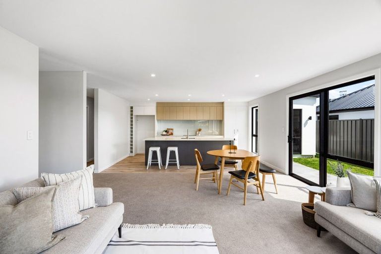 Photo of property in 96 Eriksen Road, Te Awa, Napier, 4110