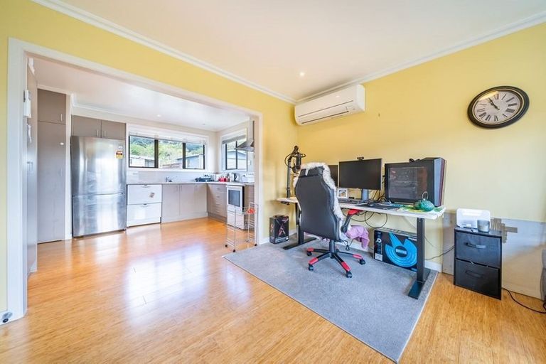 Photo of property in 17 Mcgowan Road, Wainuiomata, Lower Hutt, 5014