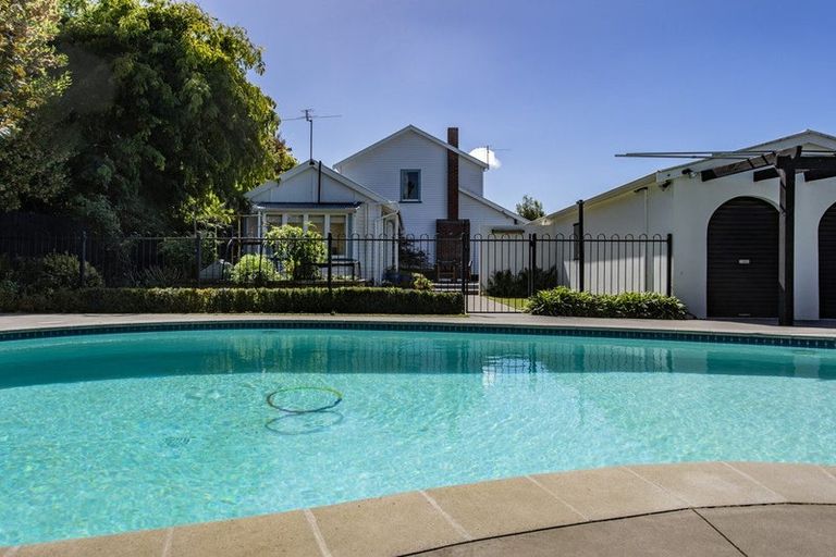 Photo of property in 98 Knowles Street, St Albans, Christchurch, 8052