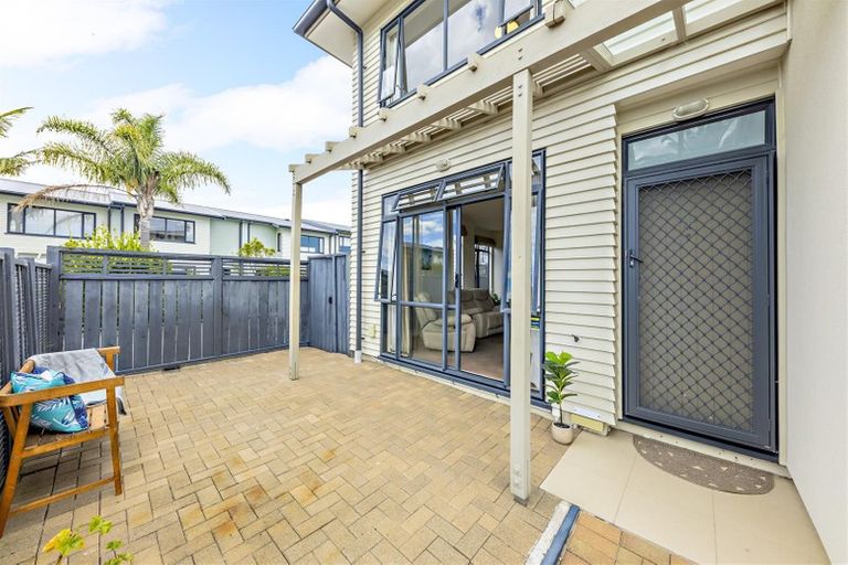 Photo of property in 40/2 Armoy Drive, East Tamaki, Auckland, 2016
