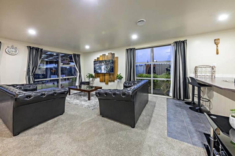 Photo of property in 23 Figaro Crescent, Takanini, 2112