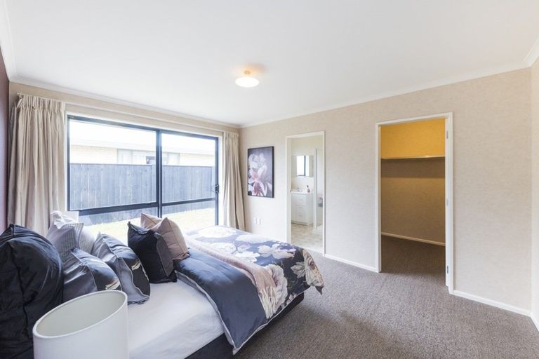 Photo of property in 40 Brooklyn Heights Drive, Kelvin Grove, Palmerston North, 4414