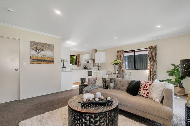 Photo of property in 15 Bedlington Avenue, Manurewa, Auckland, 2102