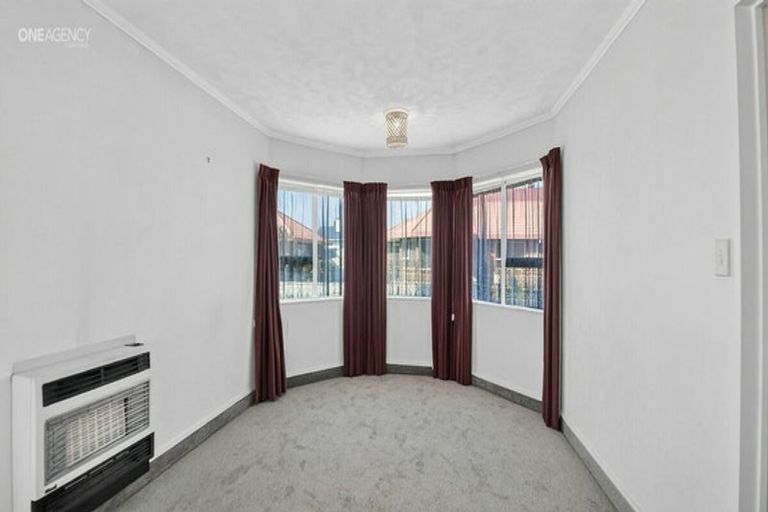 Photo of property in 1 Cumberland Court, Levin, 5510