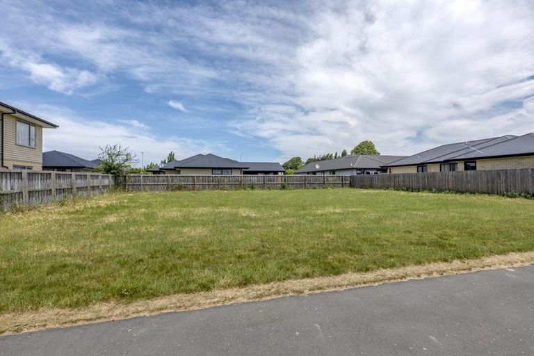 Photo of property in 12 Eminence Drive, Northwood, Christchurch, 8051