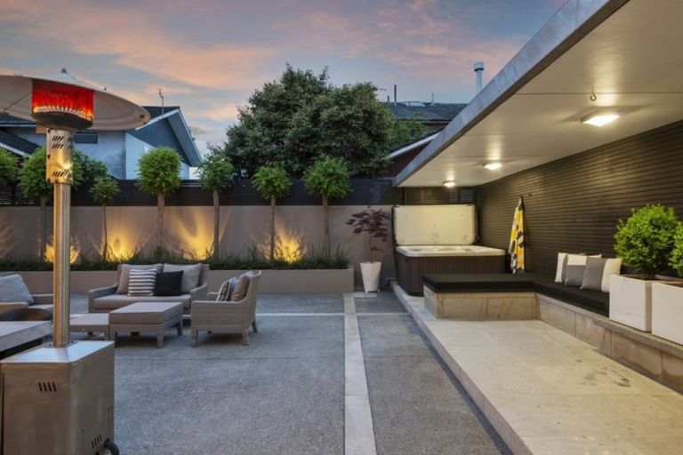 Photo of property in 108a Rossall Street, Merivale, Christchurch, 8014